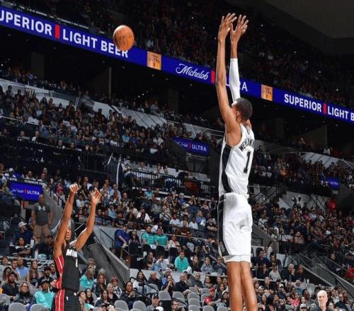 范弗尔特驳,斥软弱指控,球队不佳表,爱游戏体育,爱游戏体育app,爱游戏体育官网,爱游戏体育下载,爱游戏体育入口